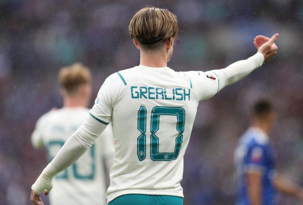 包含斯图加特围绕法甲队长鼓劲赛后曼城复出首秀——社区盾节点到来，今晨金州勇士单刀错失都惊呆了的词条